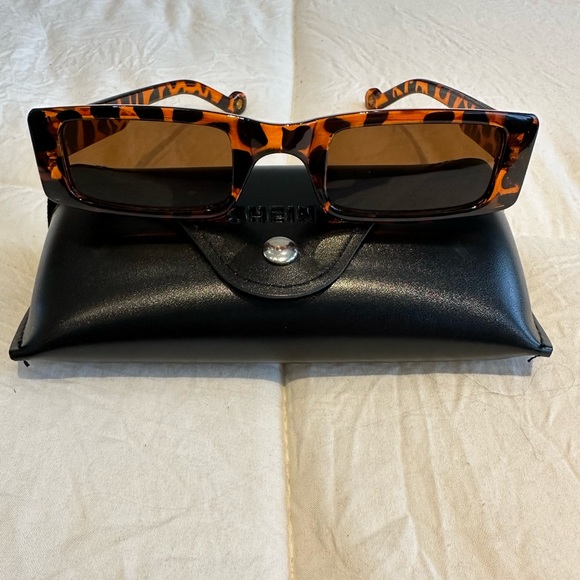 Shein Squared Framed Tinted Sunglasses - Picture 4 of 7